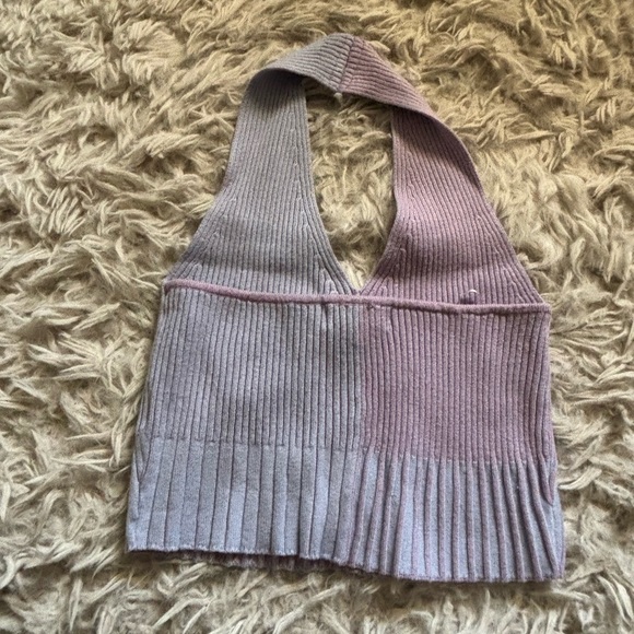 Two-Tone Ribbed Halter Top - Picture 2 of 3